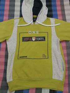 Stylish Graphic Print Hoodie