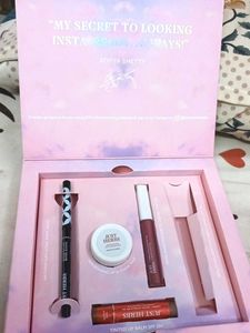 JUST HERBS MAKEUP COMBO BOX!!