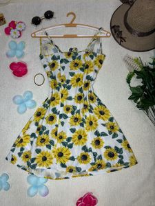 H&amp;M Floral Pintresty Dress