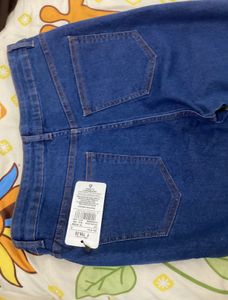 Shein Ankle length splatter detail knee slit jeans