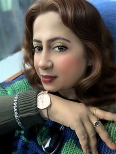 Elegant Women&#39;s Titan Watch