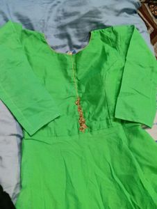 Green 💚 Gawn With Heavy Embroidery Shurug