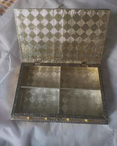 Mukhwasdani Cum Dryfruit Box