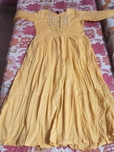 Elegant Yellow Embroidered Kurta