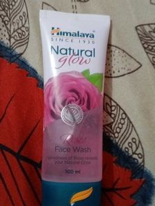 Himalaya Natural Glow Face Wash