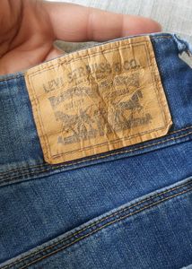 Levi&#39;s High Rise Blue Jeans size 32