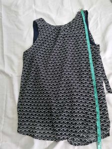 H&amp;M Seashell Top