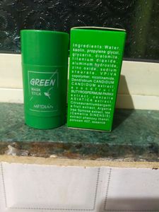Green Colour Mask For Brightness Of Facemedi