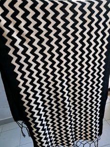 Geometry Pattern Woolen Shawl / Stole Unisex