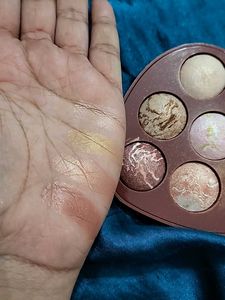 Essence HEARTS Baked Eyeshadow Palette