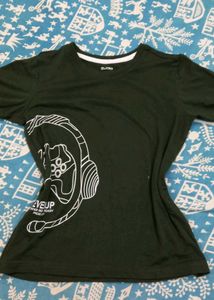 Zudio Fitted Tee – Simple, Sleek, &amp; Up for Grabs