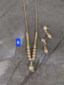8 Jewellery Set Necklace Earrings Bracelet Etc