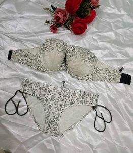 Imported Victoria&#39;s Secret Bra Panty Set