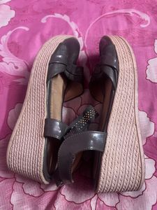 Stylish Grey Flats