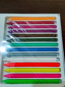 DOMS Plastic Crayons