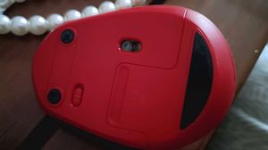 LOGITECH M331 Silent Plus Wireless Mouse