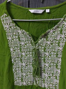 MAX SHORT BRANDED KURTA SIZE Xl