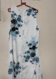 Women single piece dress with Fish cut shrug Total