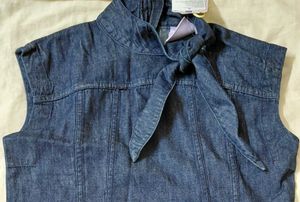 Levi&#39;s × Deepika Padukone Tie-Neck Top