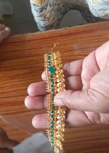 Chocker With Earings