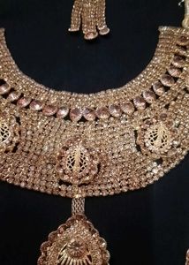 Elegant Gold-Tone Bridal Jewelry Set