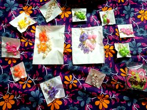 Earings  15 Pairs. 🥰♥️💙💛🩷🤍🖤💚