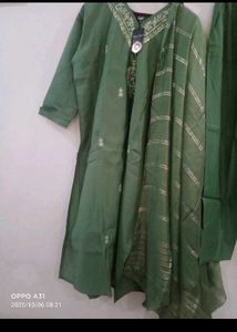New mama bhanja Green Embroidered Kurta Set