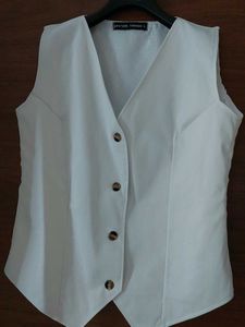 White Sleeveless waistcoat