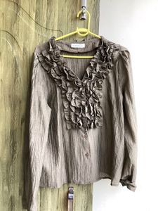 🌸Ruffle Shirt