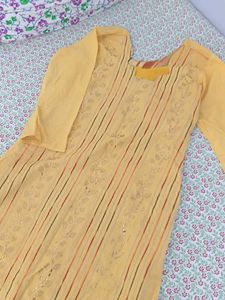 🌼 Stylish Yellow Embroidered Kurti – ₹450 Only 🌼