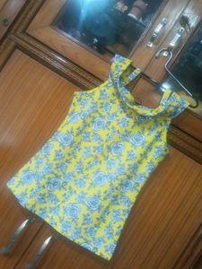 I M Selling Yellow Crop Top For Party Wear