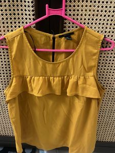 Chic Mustard Top