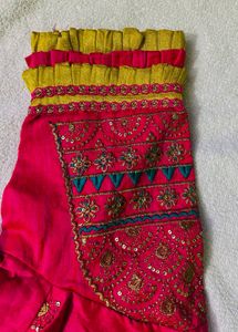 Golden Saree With Blouse