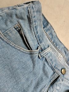 Used Shorts For Men With Obvious Flaws