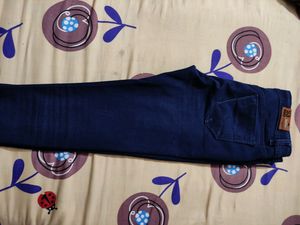 SALE TILL 5AM Levi&#39;s jeans