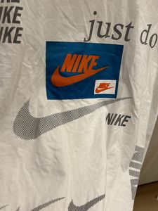 Nike Tshirt (L)