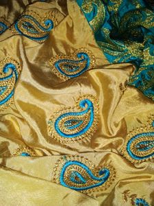Womens Silk Heavy Saree With Unstiched Blouse.