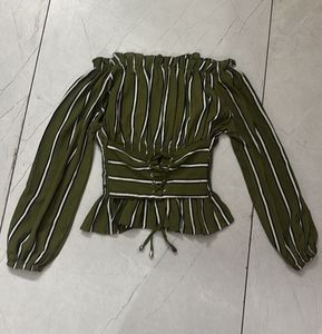 Off Shoulder Top 💚