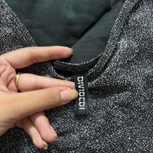H&amp;M Silver Metallic Spaghetti Strap Crop T