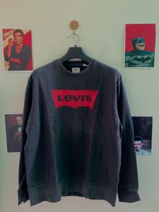 Levi&#39;s Graphic Sweatshirt