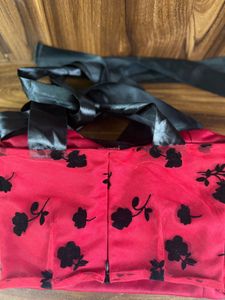 last day offer Red Black Floral Print Top