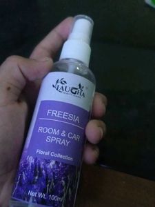 Jaugha Freesia Spray