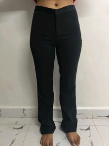 Viral sculpted trousers