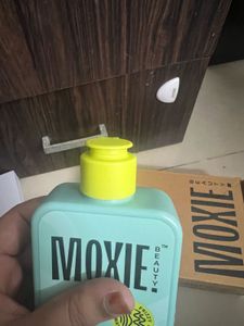 Moxie Beauty Gentle Cleansing Shampoo