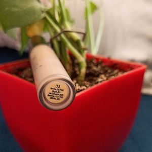 SWISS BEAUTY Liquid Concealer - Light Moyen 03