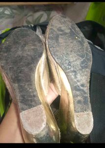 Gold Embellished Bellies used 2 to 3 time in 250rs