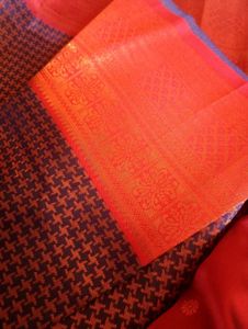 Elegant Houndstooth Saree With Attached Blouse