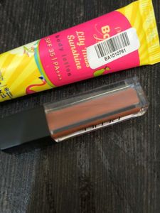 Wooden Hair Comb With Renee Lipstick N Body Lotion