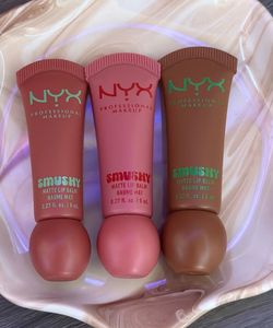 NYX SMUSHY MATTE LIP BALM