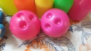 Plastic Bowling Set For Children With Small Teddy
